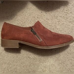 Very lightly worn size 10 American Eagles brown ankle boots